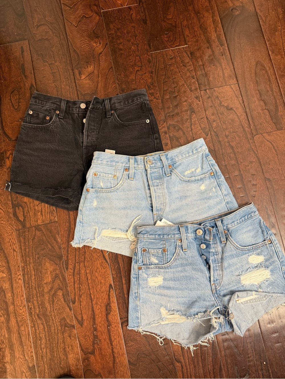 3 pairs of Levi’s size 25